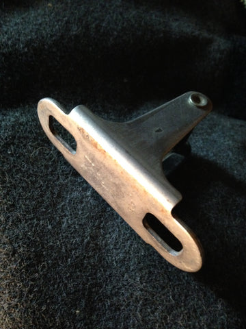 993 Engine Lid LATCH upper 1995-98

993.512.213.00 Bomoro - 993.512.213.00