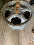 993 Cup Wheel 9Jx17H2 Italy et 15 needs refinishing -