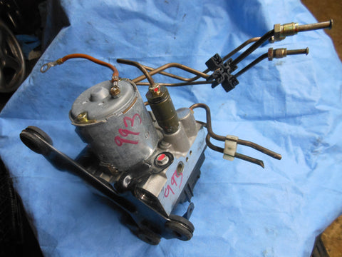 993 ABS Pump Bosch # 0265213006 with bracket and supply lines ABS CONTROL MODULE, HYDRAULIC UNIT, ACCUMULATOR and PUMP