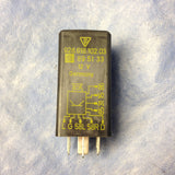 993 Relay for Seat belt warning chime 89-98 - 928.618.102.03